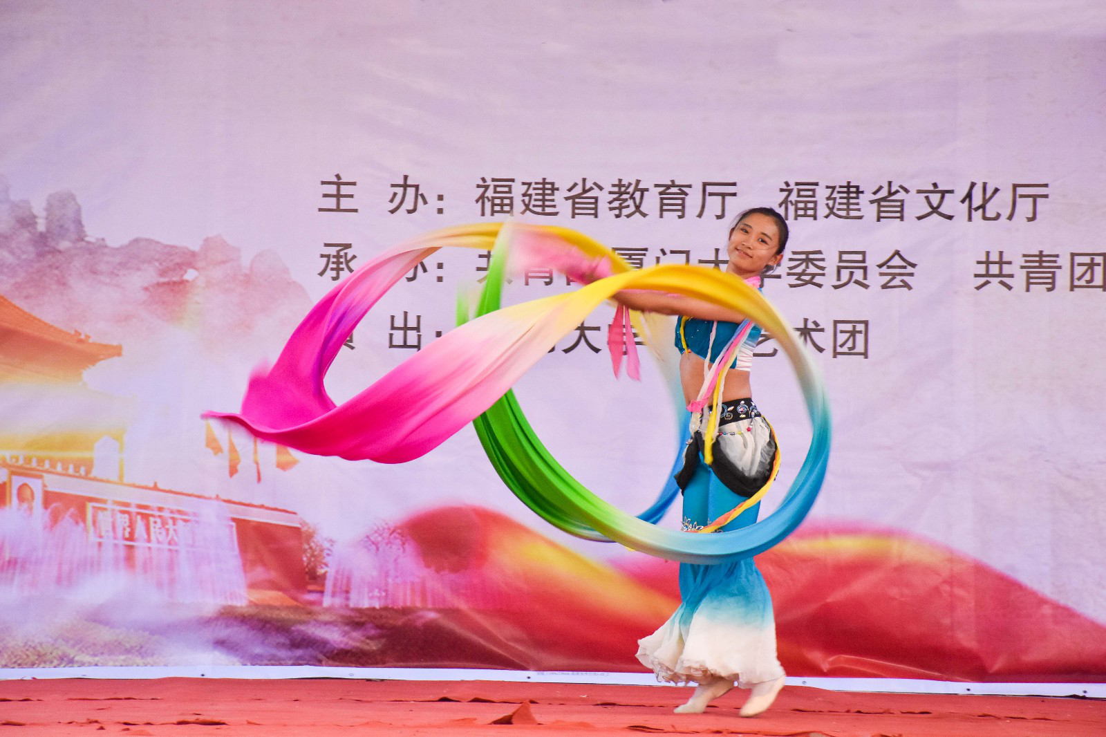              校学生团委  陈卓欣