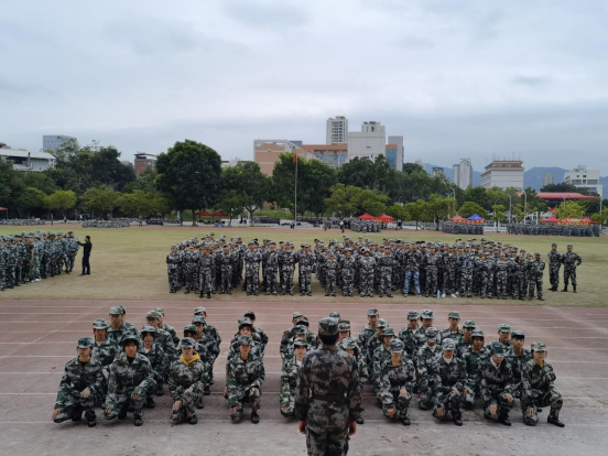 江阳城建职业学院军训图片